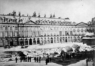The Paris Commune: the Vendôme Column being destroyed