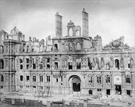 The Paris Commune: the Hôtel de Ville after the fire