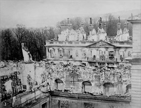 The Paris Commune: the Saint-Cloud castle after the fire