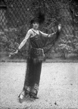 Mode féminine vers 1910