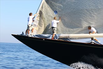 Equipage de Velsheda lors d'une manoeuvre