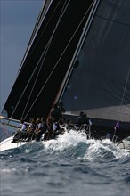 Le swann 60 nommé Carbon Arrow au large de Cap Camarat