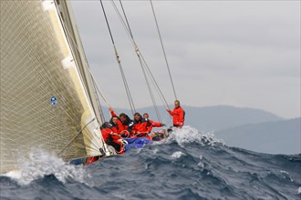Equipage pendant une manche de brise lors des Voiles de St Tropez