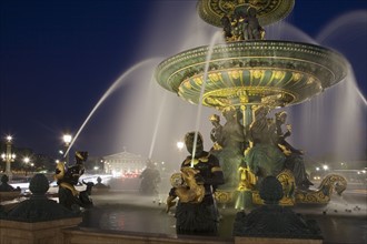 Paris, place de la Concorde
Ornate fountain at night.