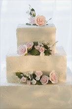 Wedding cake with flowers.