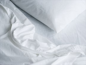 Still life of pillow and bed sheets. Date : 2006