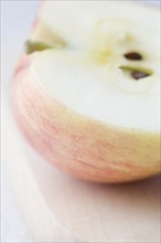 Closeup of halved apple. Date : 2006