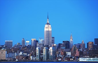 New York City skyline at night. Date : 2007