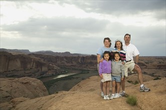 Portrait of family in front of canyon. Date : 2007