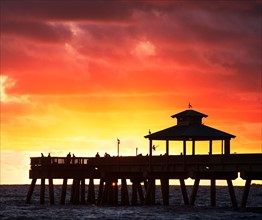 pier in the sunset/sunrise. Date : 2008