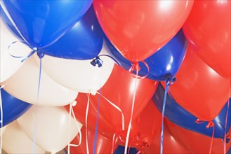 red, white and blue balloons. Date : 2008