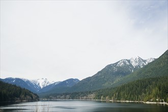 Mountains and lake, Vancouver, British Columbia, Canada. Date : 2008