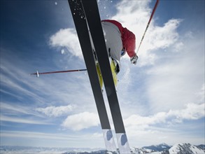 Man in air on skis. Date : 2008