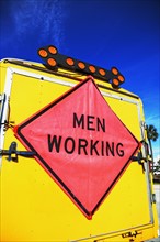 men working sign. Date : 2008