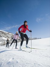 Women cross country skiing. Date : 2008