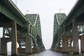 Identical steel bridges . Date : 2008