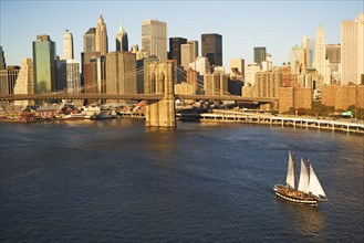 Sailboat and New York City skyline. Date : 2008
