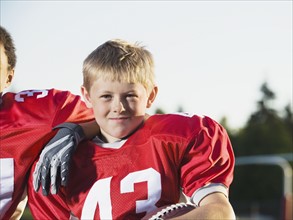 Football player posing on field. Date : 2008