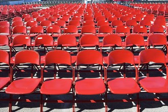 Empty stadium seats. Photographe : fotog