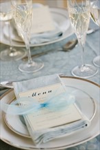 Wedding table placesetting. Photographe : Jamie Grill