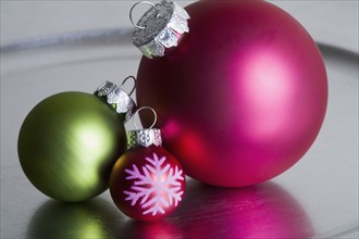Christmas ornaments. Photographe : Kristin Lee