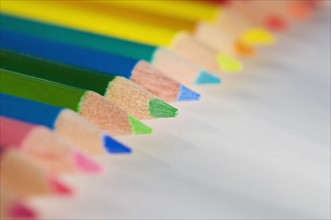 Close up of colored pencil tips. Photographe : Daniel Grill