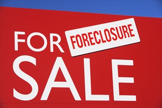 Foreclosure sale sign. Photographe : fotog