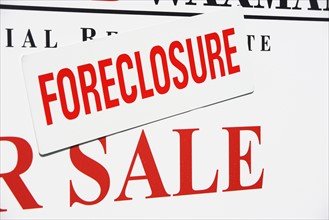 Foreclosure sale sign. Photographe : fotog
