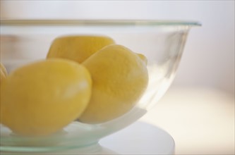 Bowl of lemons.