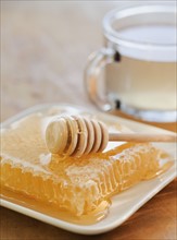 Close up of fresh honeycomb. Photographe : Jamie Grill