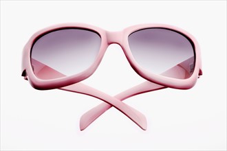 Pink sunglasses. Photographe : Joe Clark