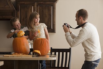 Pumpkin carving. Photographer: Mike Kemp