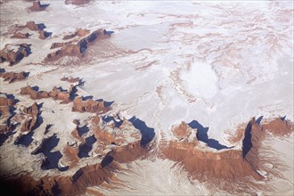 Aerial view of snow covered desert. Photographe : David Engelhardt