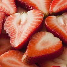 Sliced strawberries. Photographe : Mike Kemp