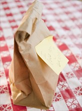 School lunch in brown paper bag. Photo : Jamie Grill