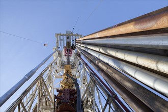 Oil drilling rig. Photo : Dan Bannister