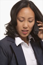 Businesswoman talking on phone. Photo : K.Hatt