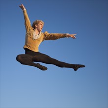 Ballet dancer jumping. Photo. Mike Kemp