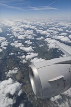 Airplane in sky. Photo : Antonio M. Rosario