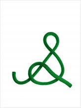 Green rope in the shape of a letter S. Photo : David Arky