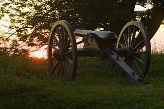 Civil war cannon.