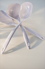 White cooking utensils. Photo. Daniel Grill