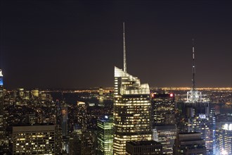 New York City skyline at night. Photo. David Engelhardt