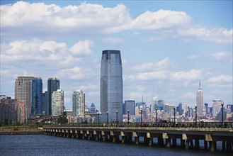USA, New Jersey, Jersey City, Promenade, skyline in background. Photo : fotog