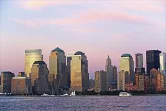 USA, New York State, New York City, World Financial Center at dusk. Photo : fotog