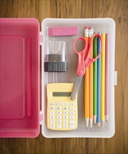 School supplies in box. Photo : Jamie Grill