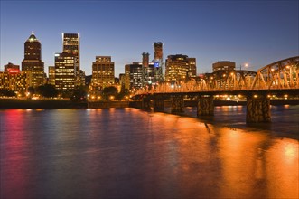 USA, Oregon, Portland skyline at night. Photo : Gary J Weathers