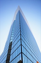 USA, Massachusetts, Boston, low angle view of skyscraper. Photo : fotog