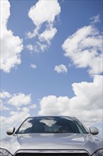 USA, Massachusetts, Car with sky. Photo : Chris Hackett