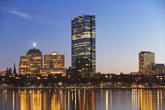 USA, Massachusetts, Boston skyline at dusk. Photo : fotog